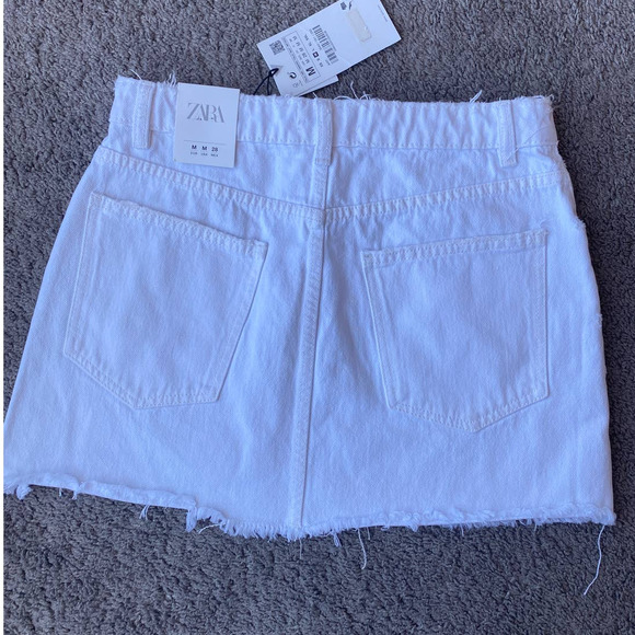 Zara white mid rise distressed mini skirt, size Medium (NWT) - Picture 11 of 11